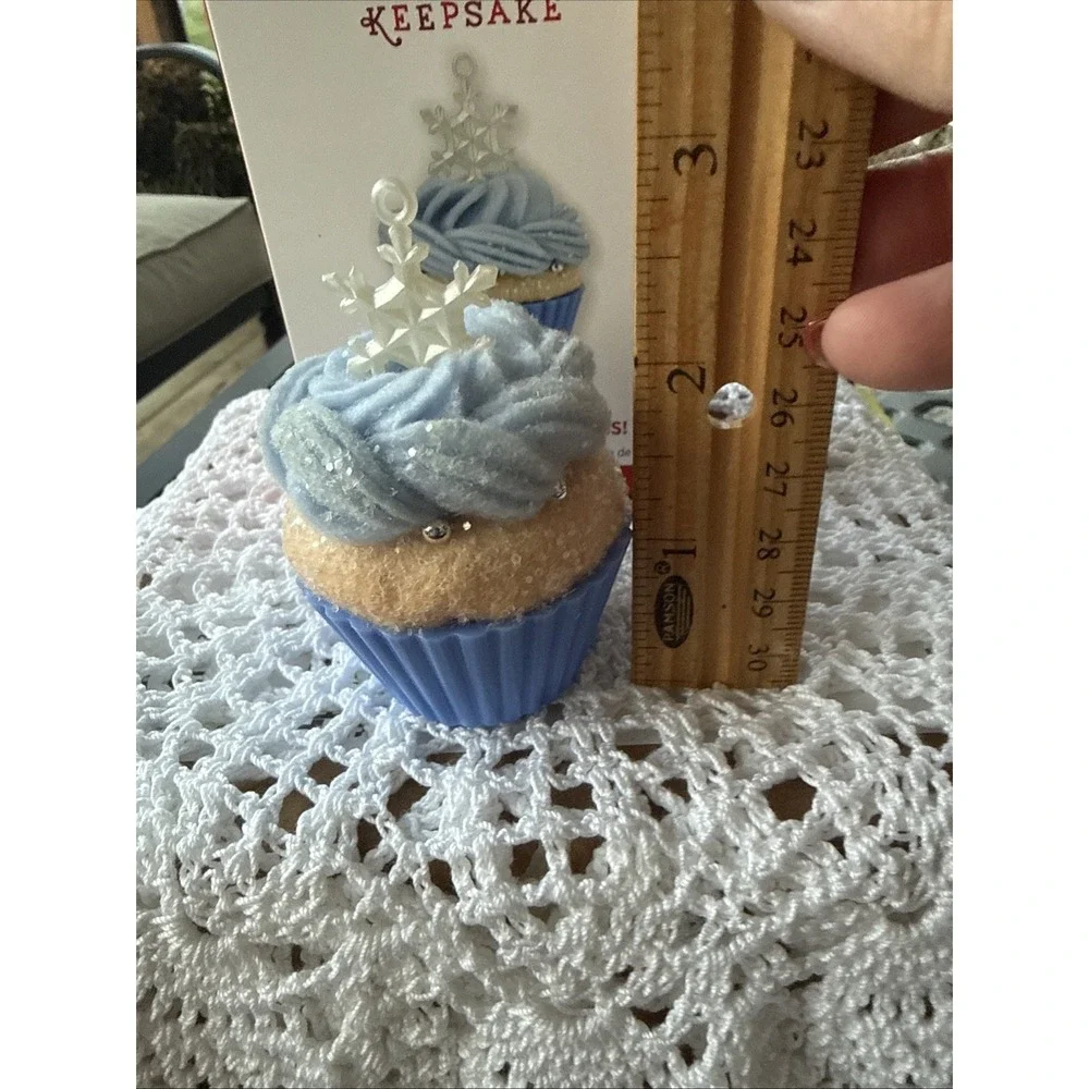 2013 Hallmark Keepsake Ornament It's Snowing Sweetness Christmas Cupcakes
